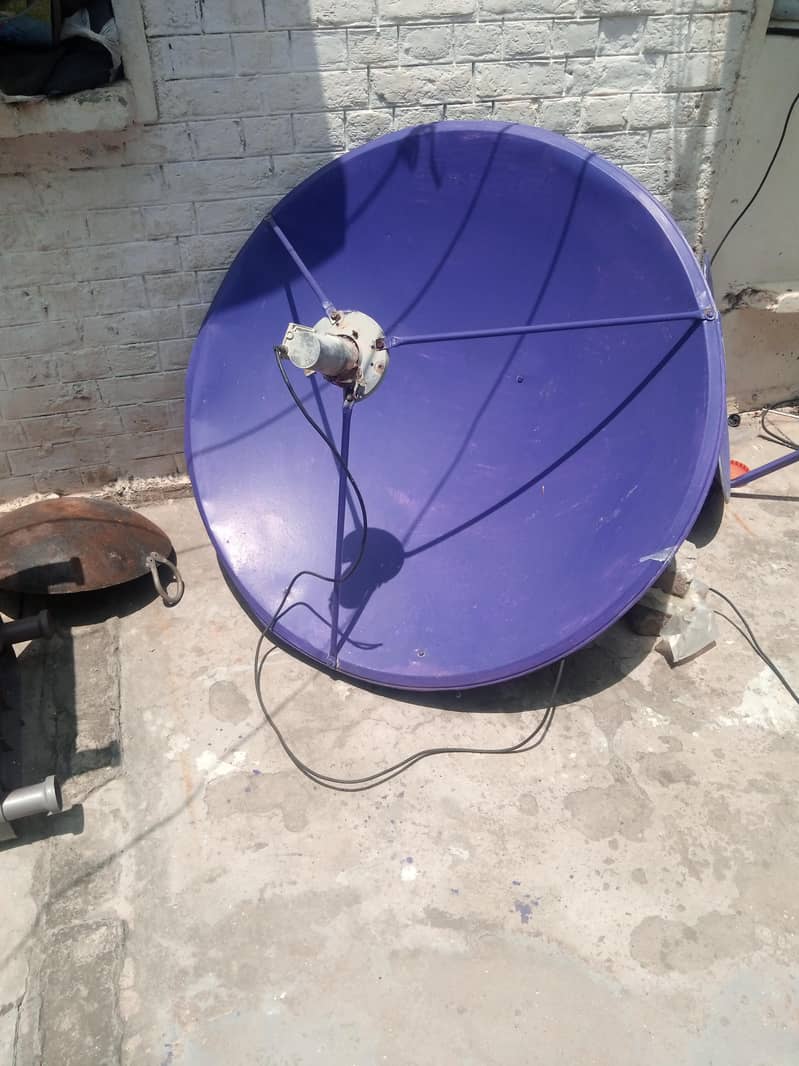 5 ft dish 1