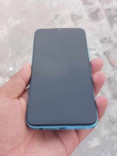 Tecno Spark 8C 4+3/128GB – 10/10 Condition