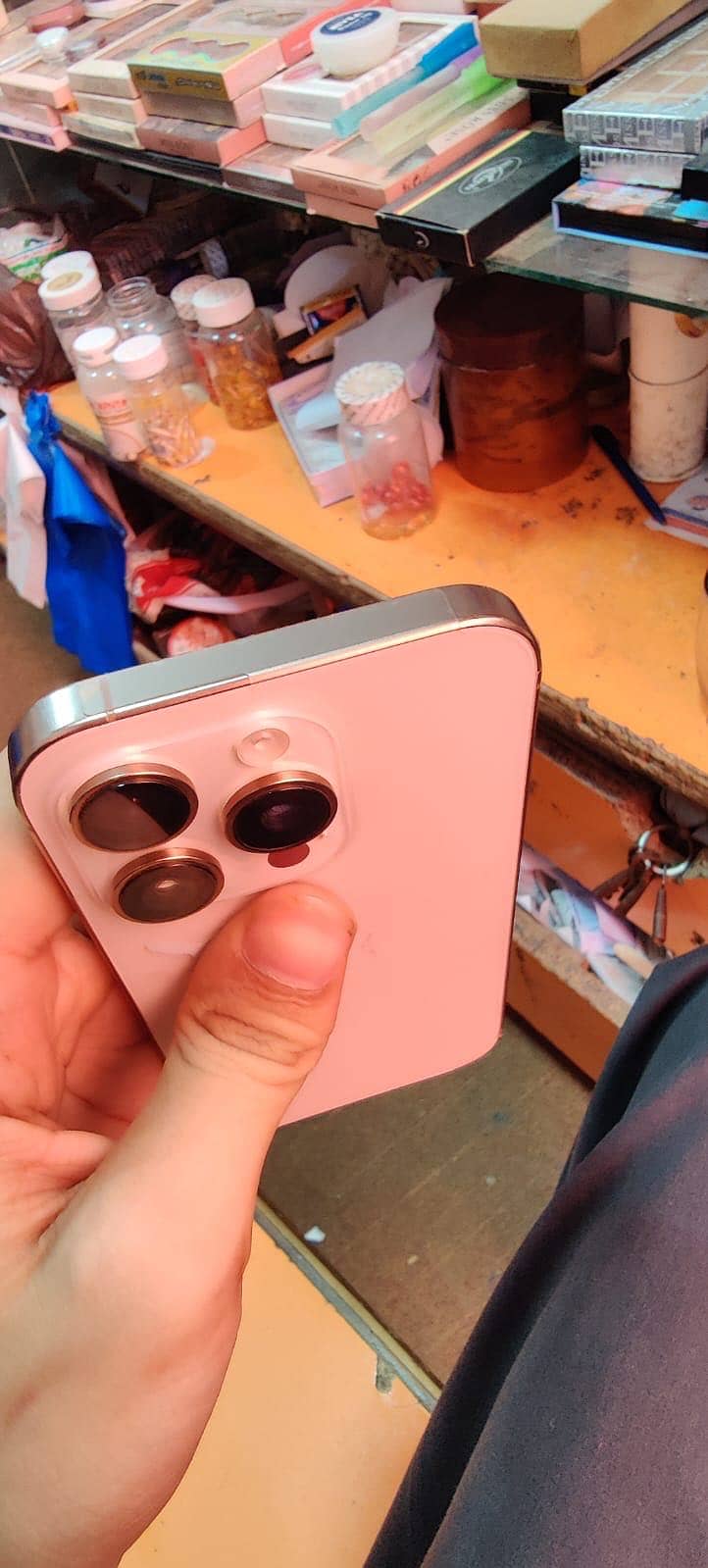 Apple iPhone 16 Pro 2