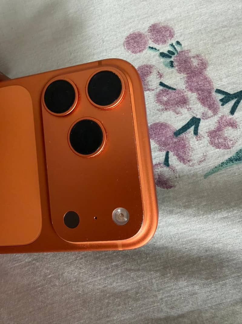 Apple iPhone 17 Pro Max 5