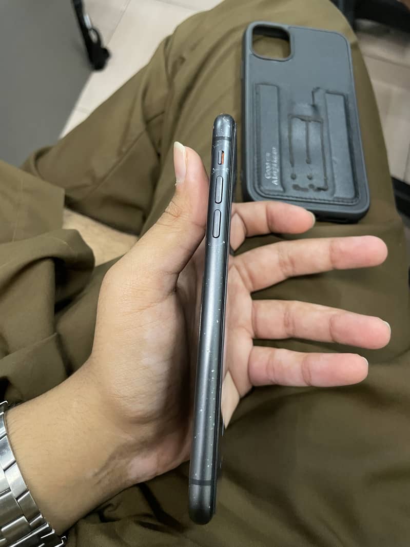 Apple iPhone 11 3