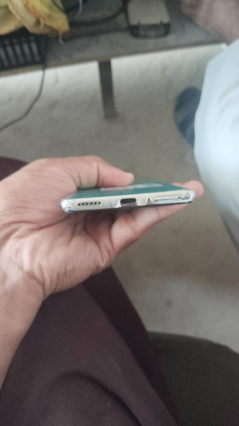 Tecno CAMON 40 Pro 0
