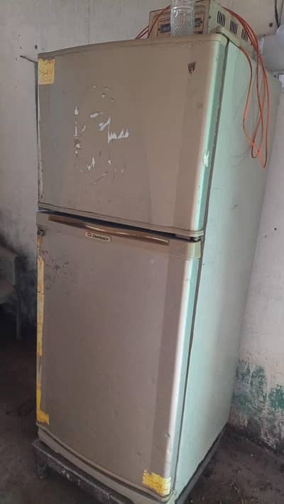 Dawlance Refrigerator for Sale (Good Working Condition)