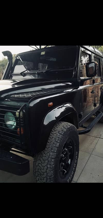 Land Rover Defender 110 Puma (2010)