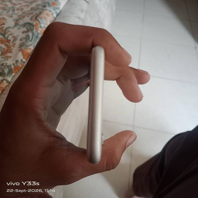 Apple iPhone 6S 1