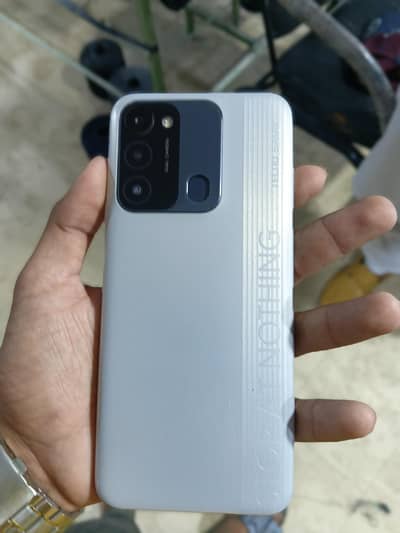 Tecno Spark 8C