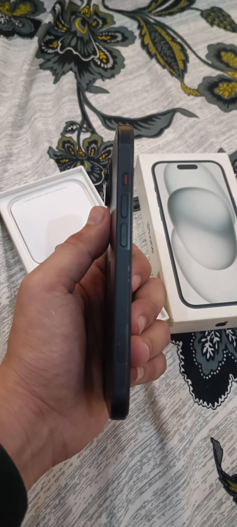 Apple iPhone 15 3