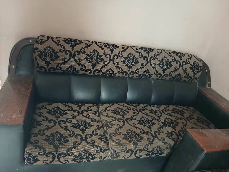Sofa set for sell 6 seaters 0