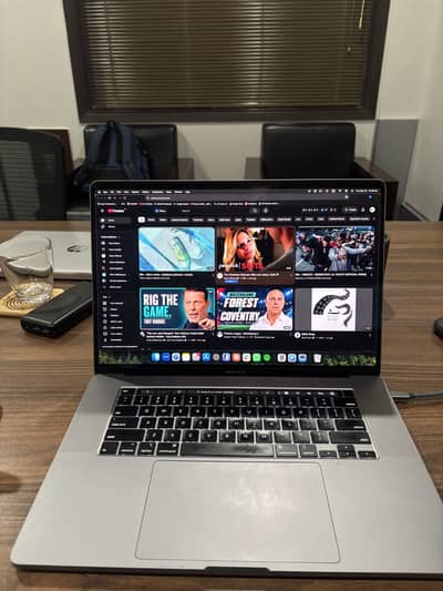 MacBook URGENT SALE