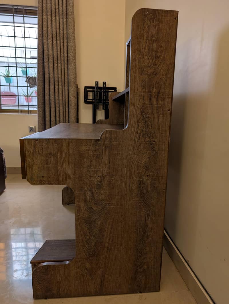 Modern Study / Computer table 1