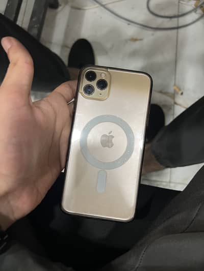 Iphone 11 pro max In Golden colour 64 gb