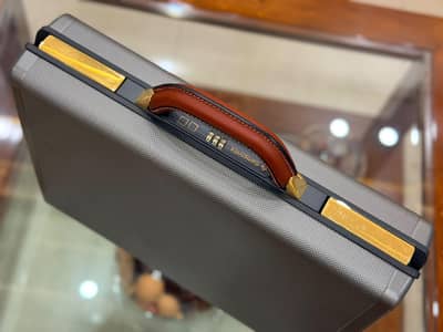 Samsonite Focus III Attache Hard Briefcase
