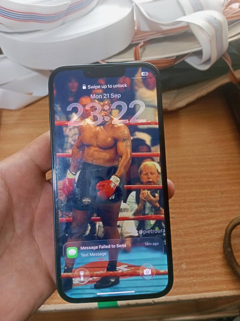 Apple iPhone 13 0