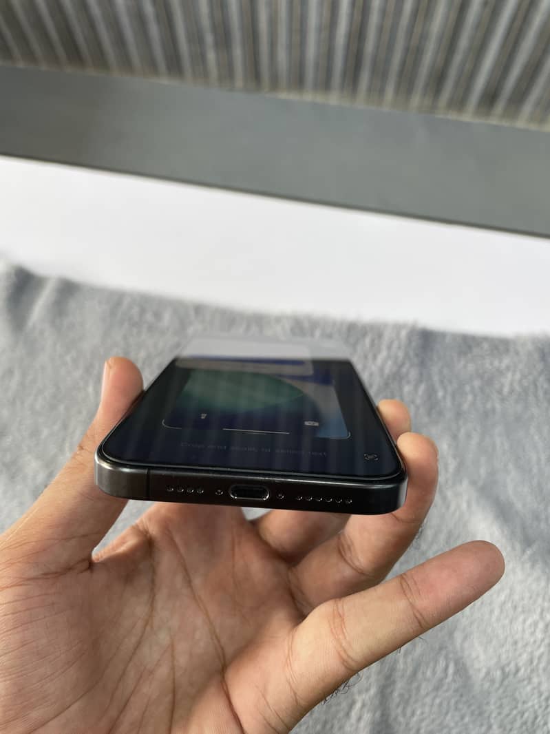 Apple iPhone 15 Pro Max 2