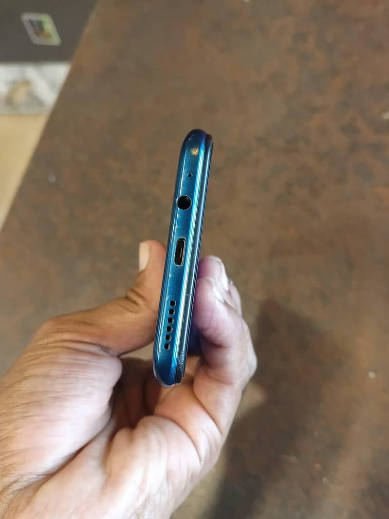 Infinix Smart 6    3 ram 64 rom Sath back cover aur charger h 1