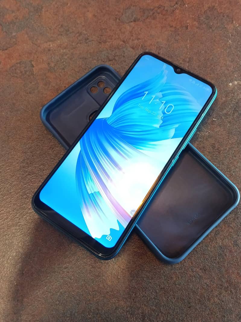 Infinix Smart 6    3 ram 64 rom Sath back cover aur charger h 2