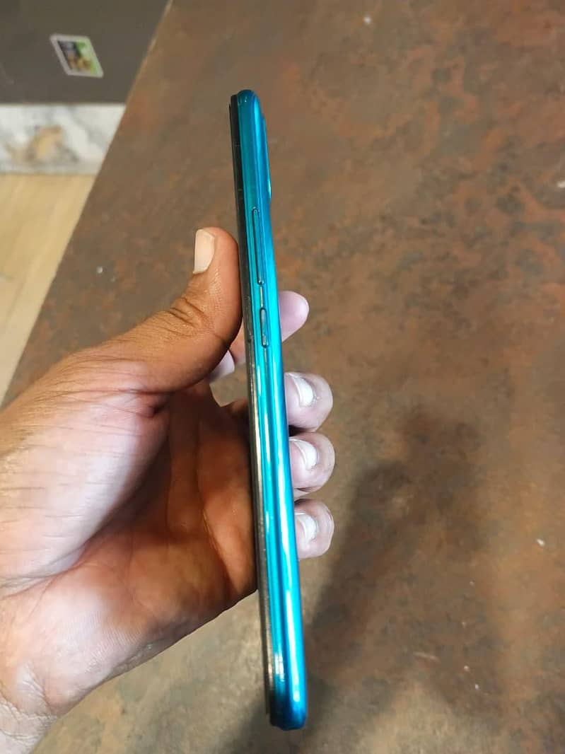 Infinix Smart 6    3 ram 64 rom Sath back cover aur charger h 3