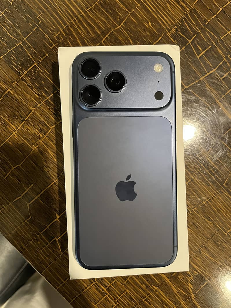 Apple iPhone 17 Pro Max 1