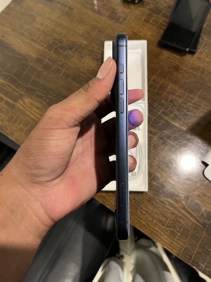 Apple iPhone 17 Pro Max 2