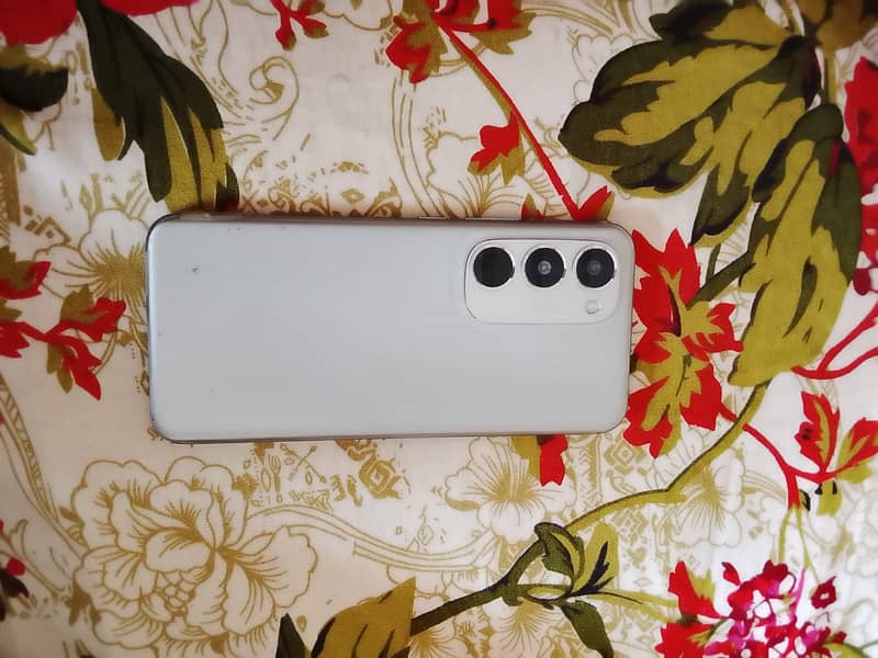 Tecno Spark 40 pro+ 1