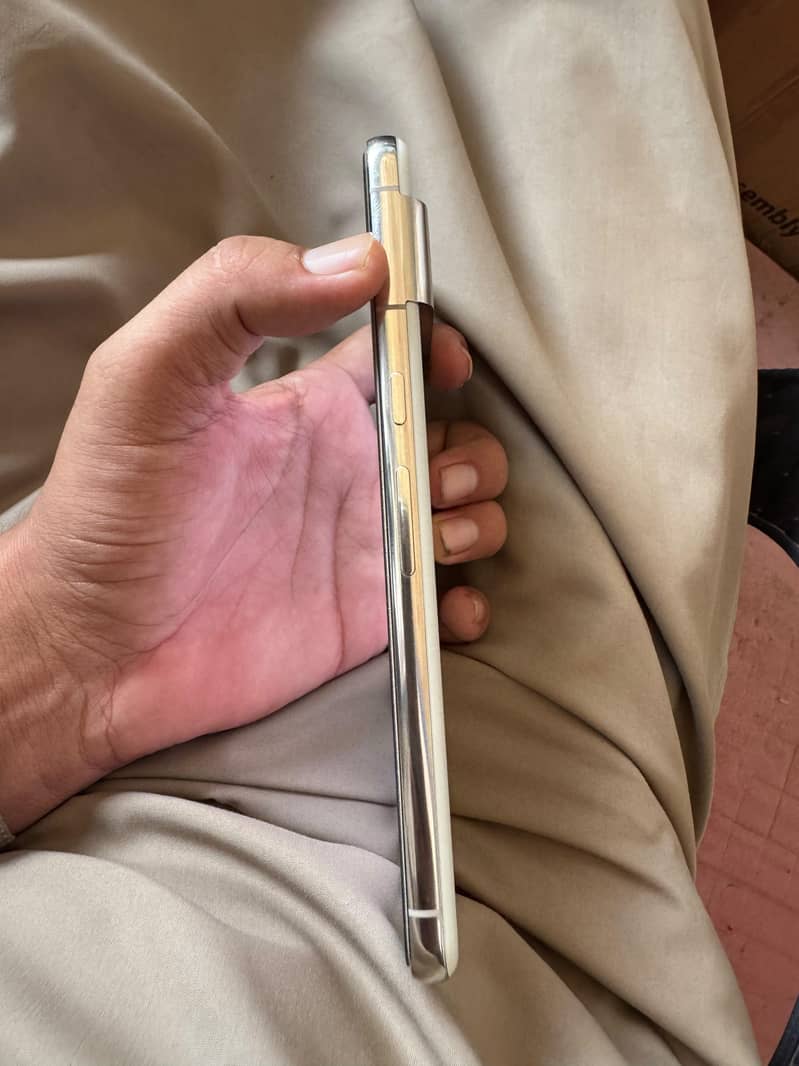 Google Pixel 8 Pro 3