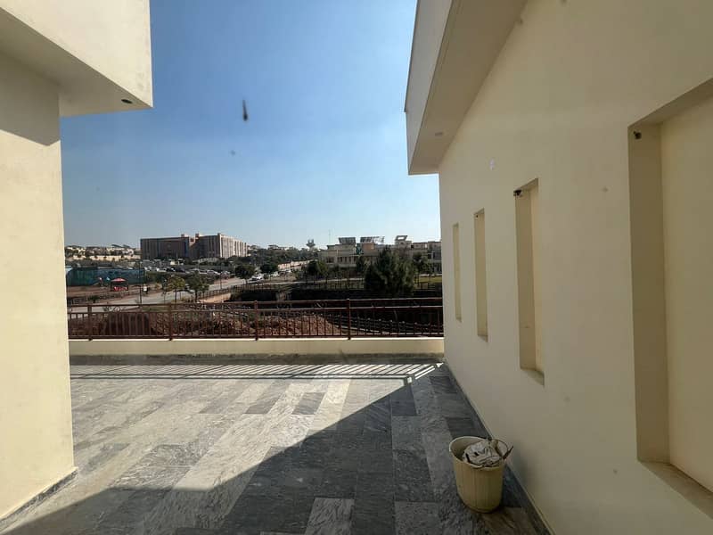 1 Kanal Corner Upper Portion 5