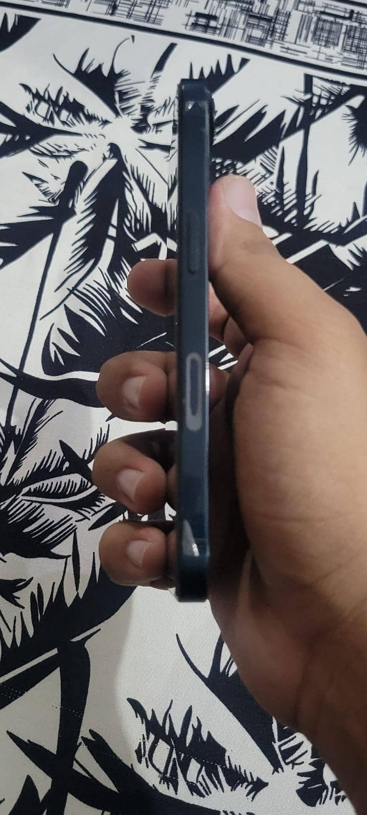 Apple iPhone 13 4