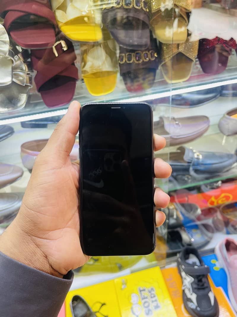 Apple iPhone X 3