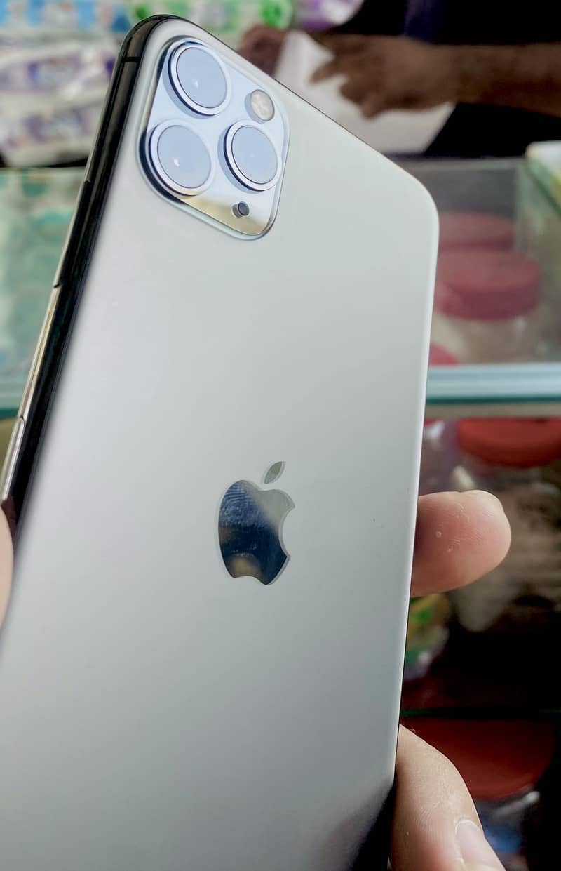 Apple iPhone 11 Pro Max 0