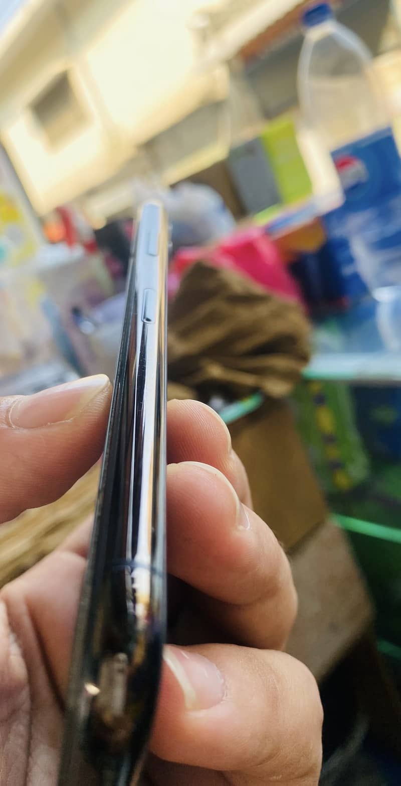 Apple iPhone 11 Pro Max 1