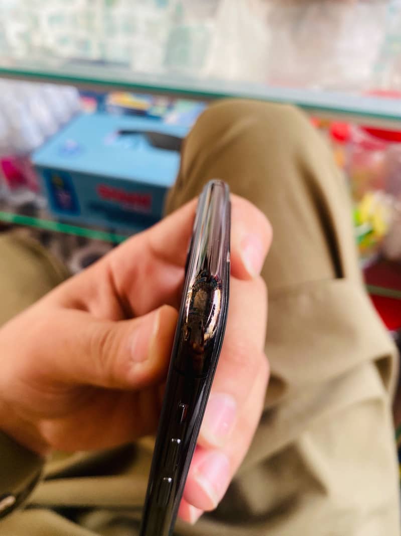 Apple iPhone 11 Pro Max 3