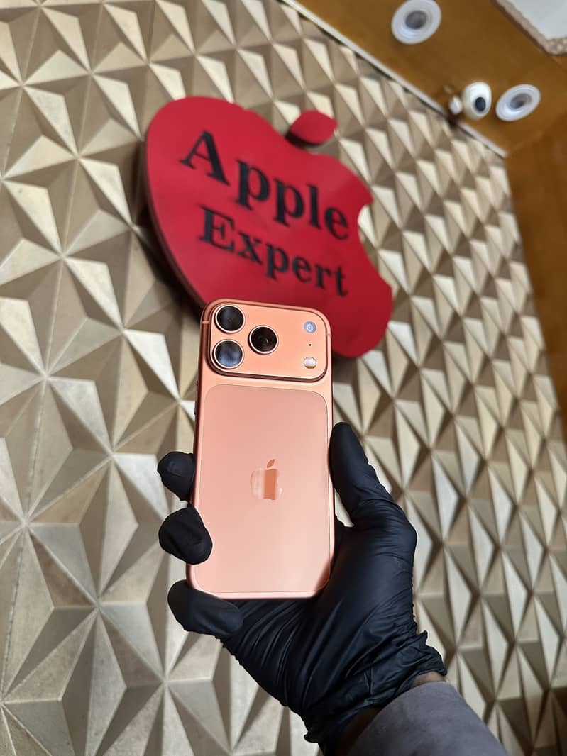Apple iPhone 17 Pro 0