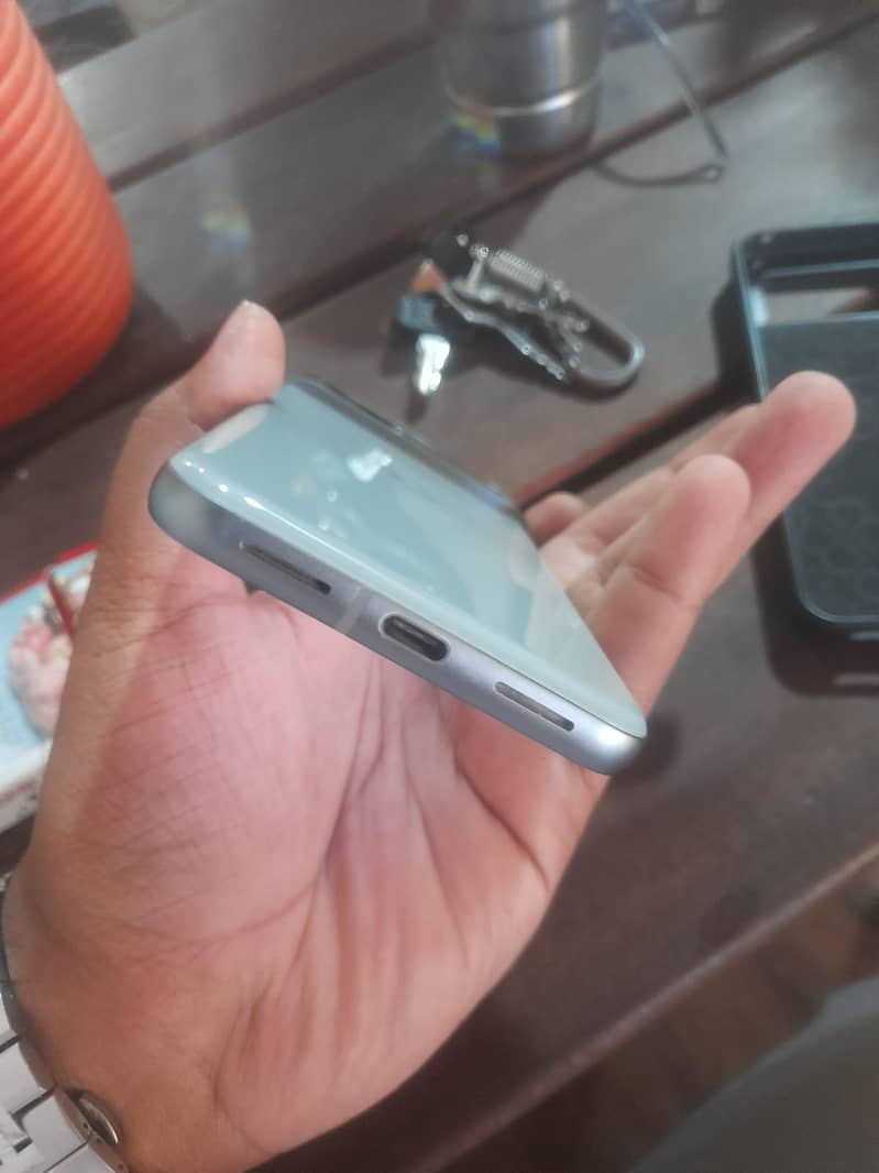 Google Pixel 8 3