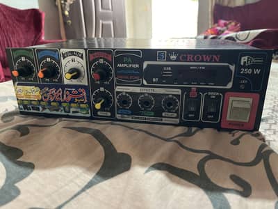 Amplifier and speakers 10 inch box 4 speaker 2box