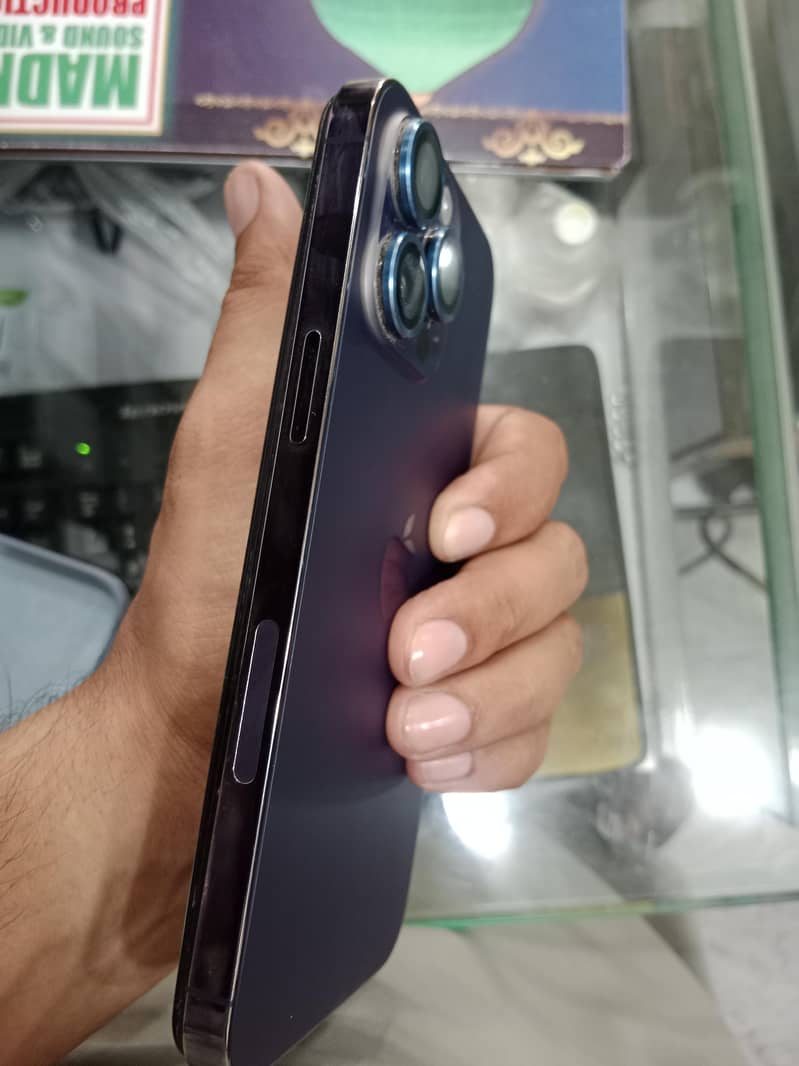 Apple iPhone 14 Pro Max 9