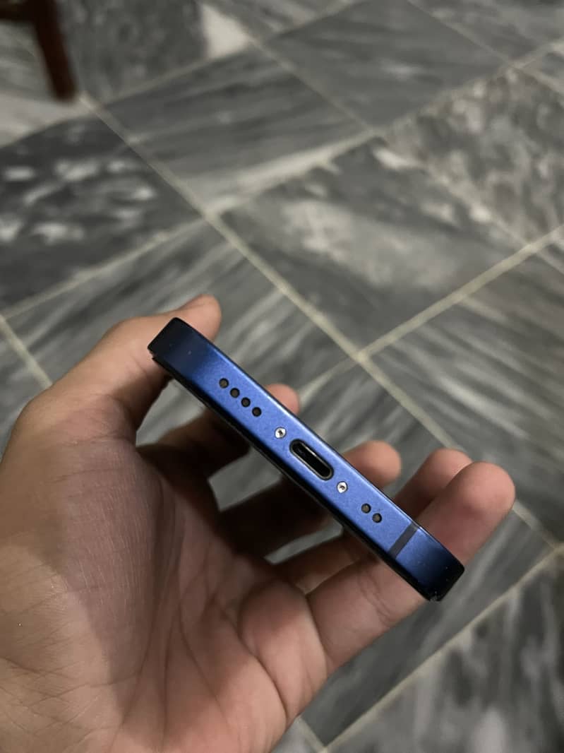 Apple iPhone 12 mini 3
