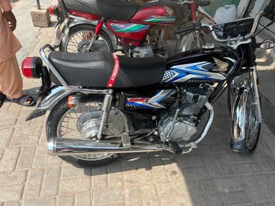 all parts  genuine or original 10/10 original silencer bhi hy para