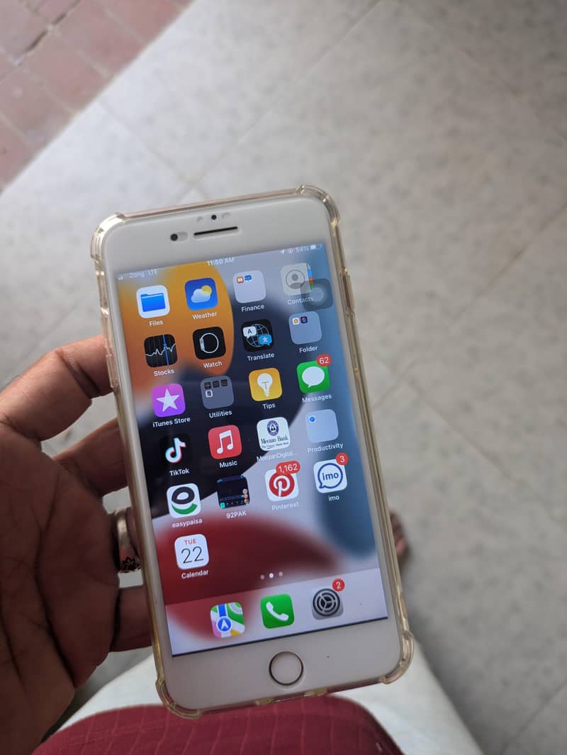 Apple iPhone 7 Plus 0