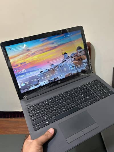 Laptop HP 255 G7 | Athlon | 2GB Dedicated GPU | 8GB/256GB SSD