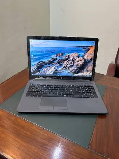 Laptop HP 255 G7 | Athlon | 2GB Dedicated GPU brand new condition