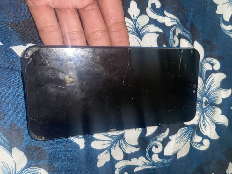 Honor 8C 3