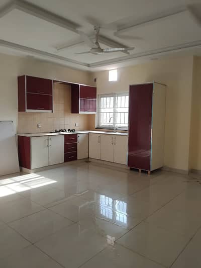 In Bahria Enclave - Sector A 10 Marla House For Rent