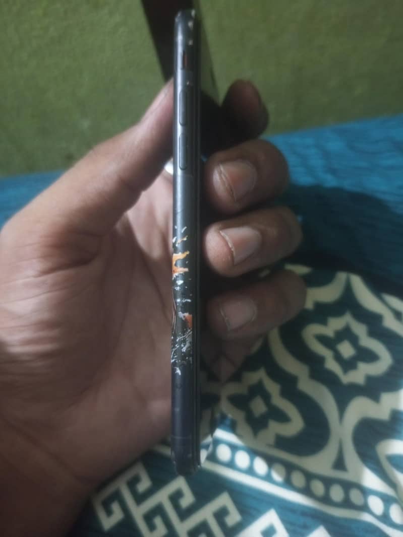Apple iPhone 7 0