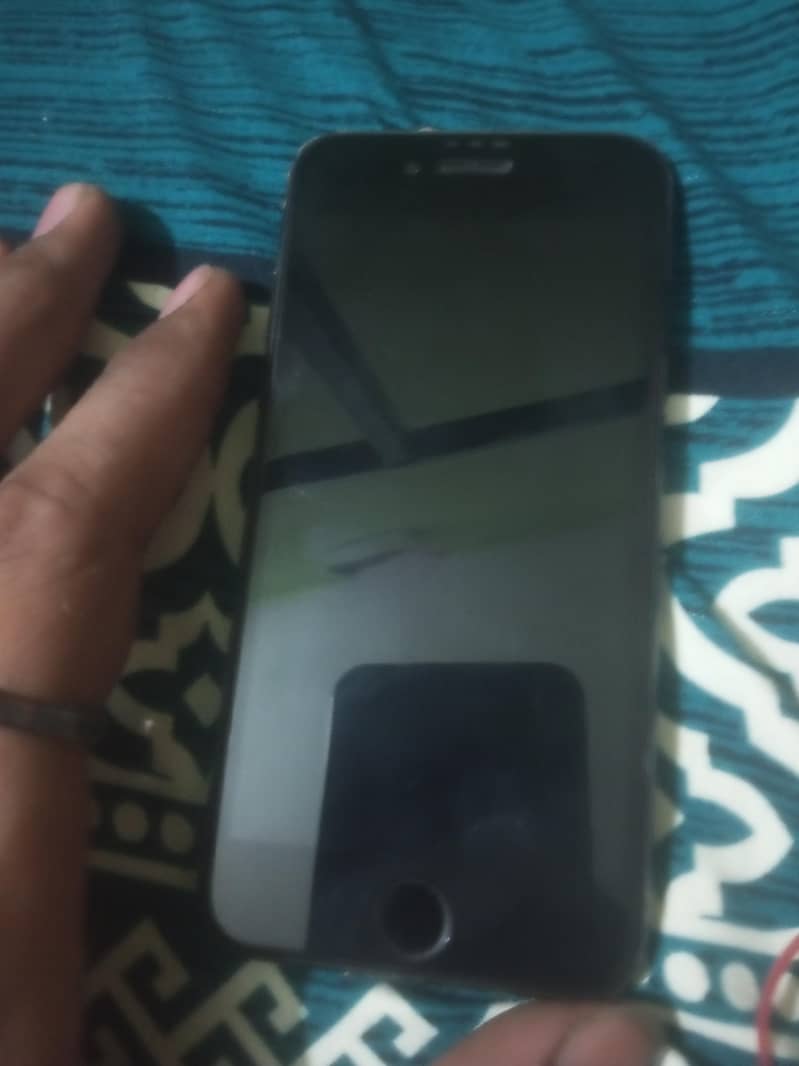 Apple iPhone 7 2
