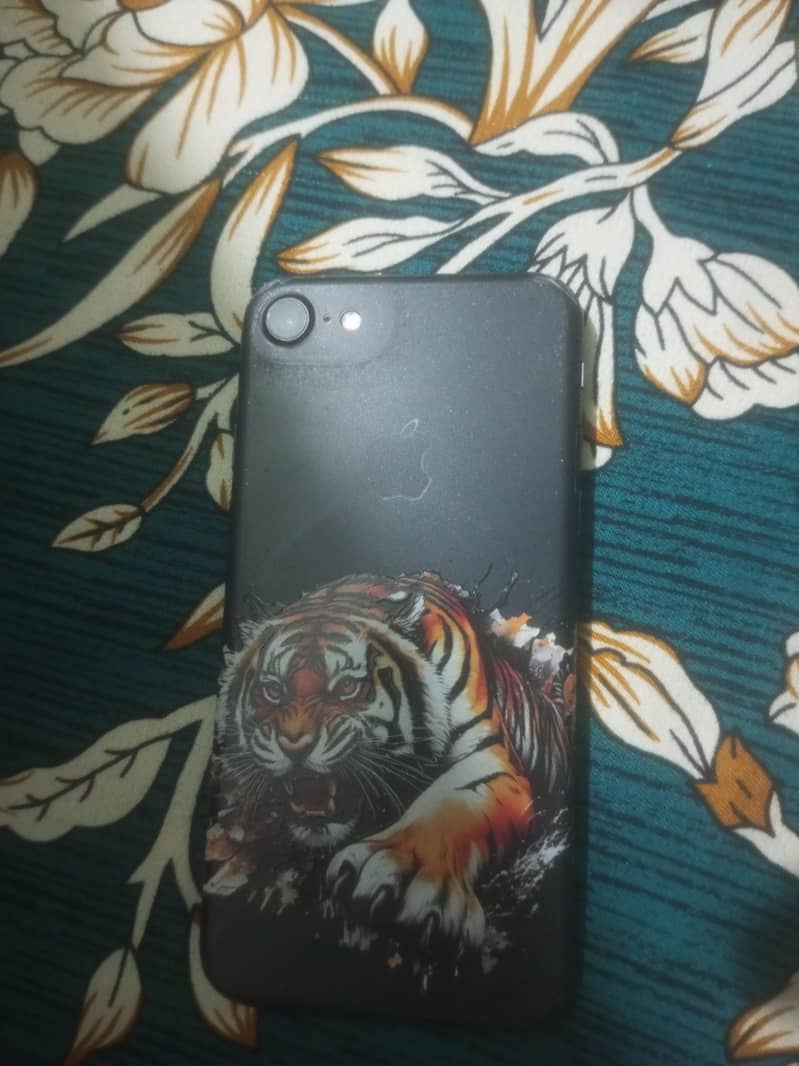 Apple iPhone 7 3