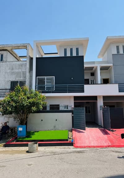 Prime Location 5 Marla House For Sale In Airport Enclave