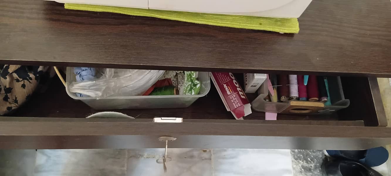 computer/stitching/study table 2