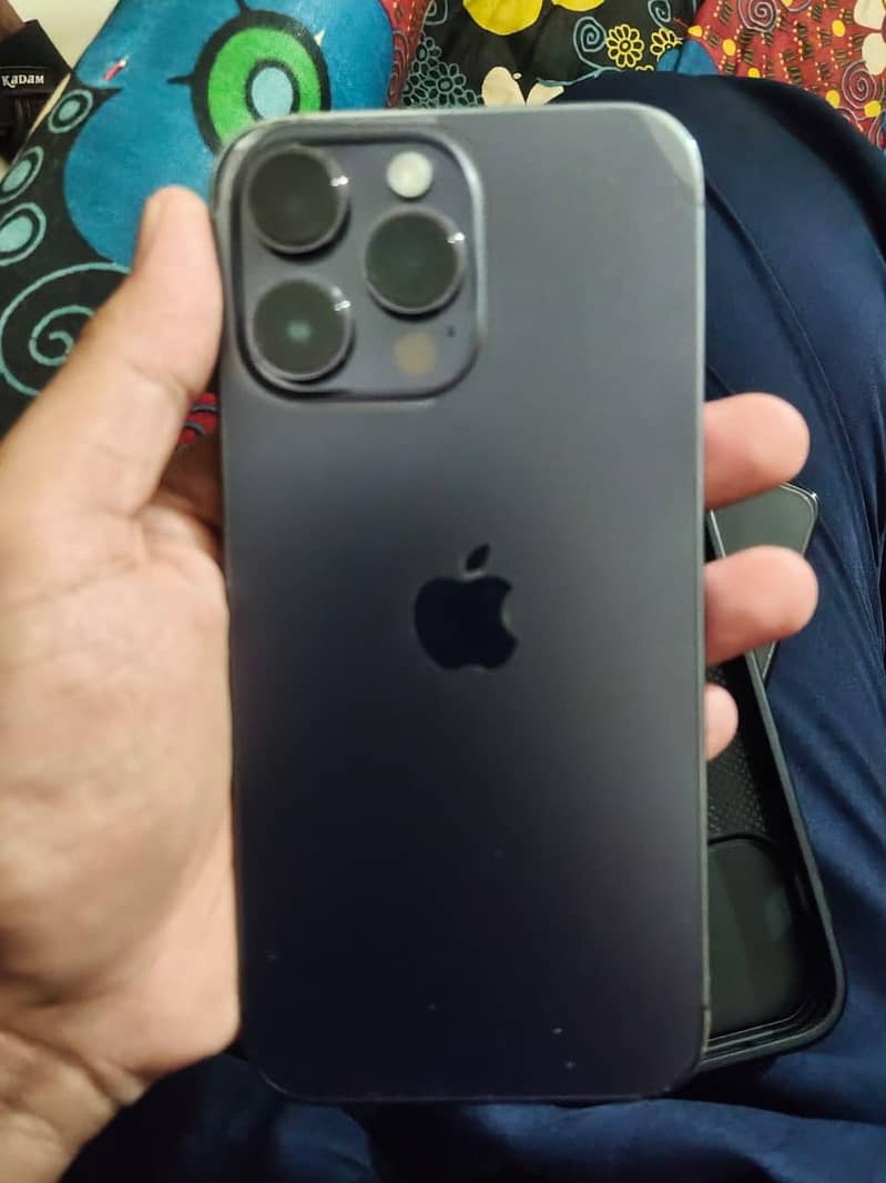 Apple iPhone 14 Pro Max 1