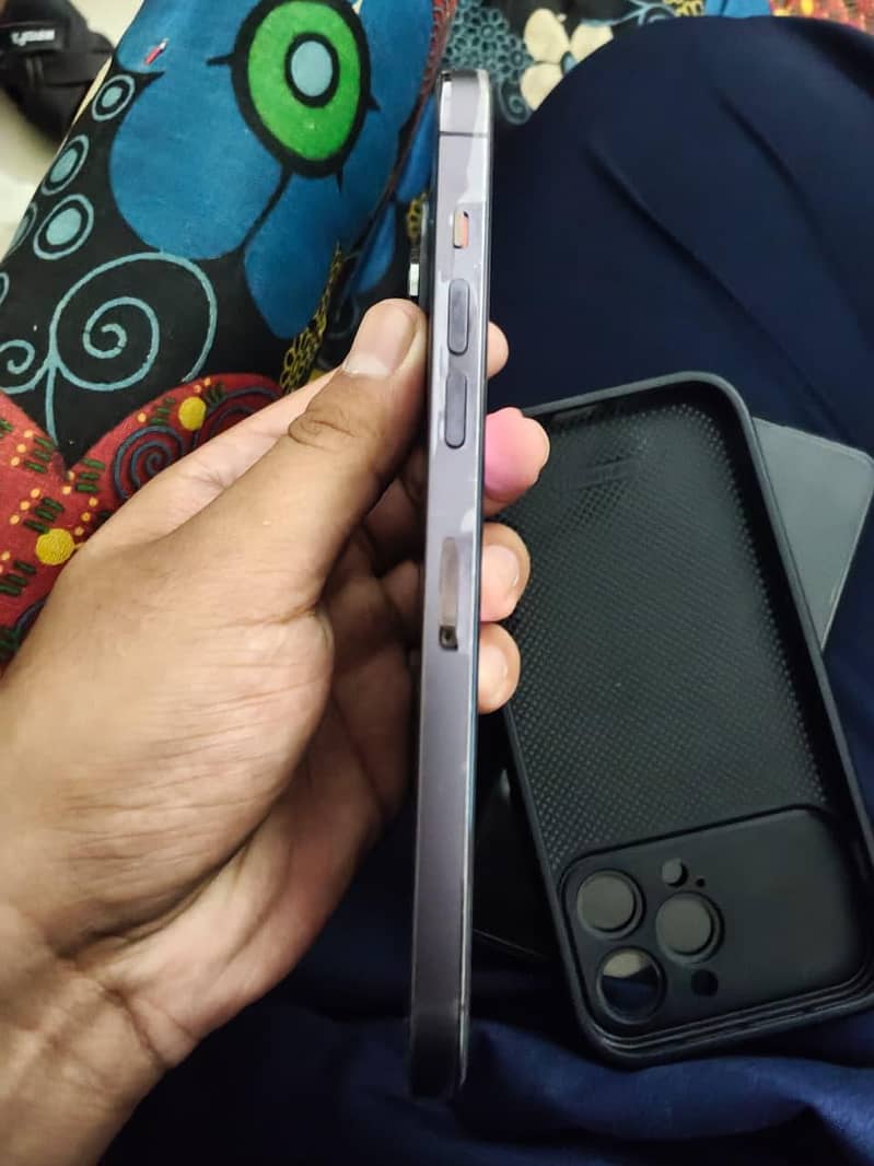 Apple iPhone 14 Pro Max 2