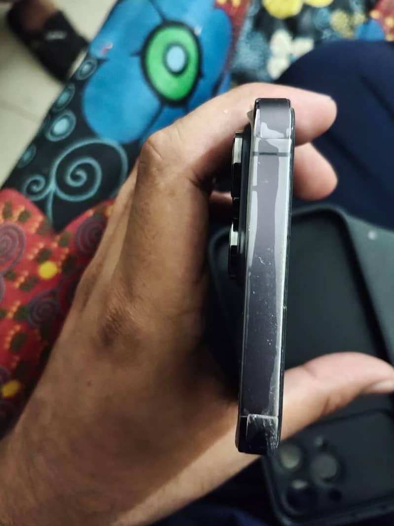 Apple iPhone 14 Pro Max 4